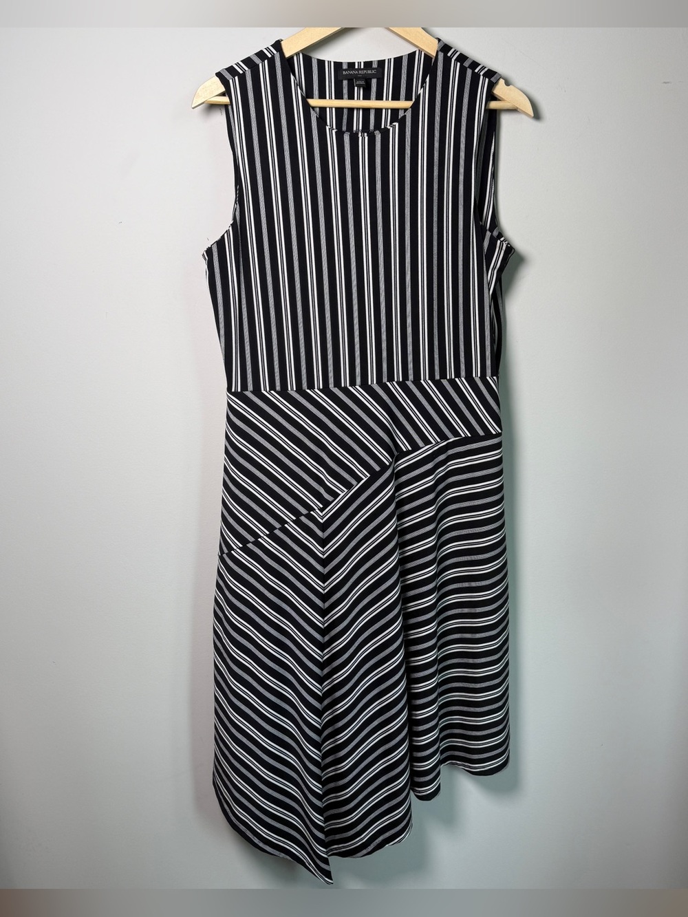 Banana Republic Black White Mixed Stripe Mod Fit Flare Midi Dress | Size L